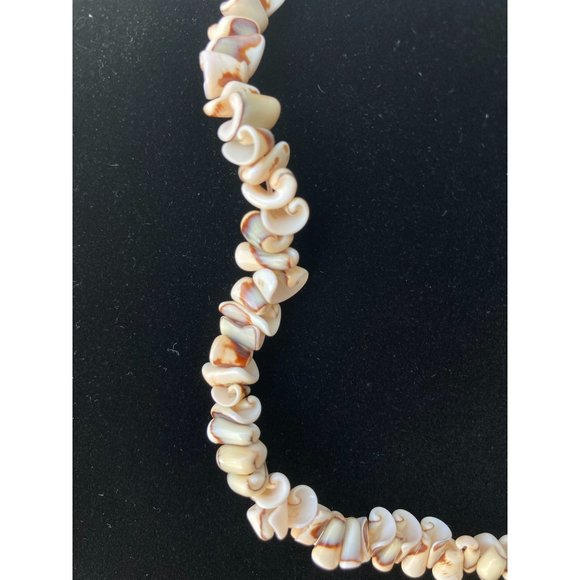 90s Y2K 18in Hawaiian Natural Brown Luhuanus Curly Shell Choker Necklace - Picture 3 of 5